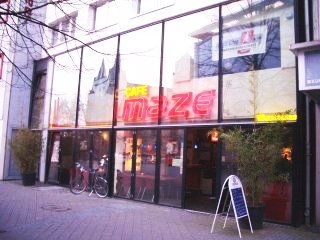 Das Cafe Maze von aussen